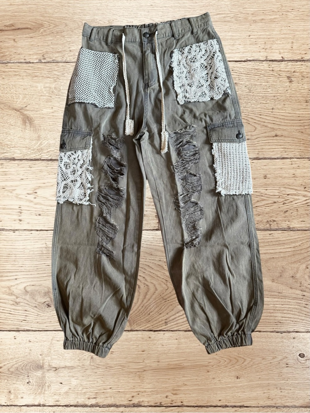 POL Women’s Vintage Wash Crochet Patchwork Distressed Jogger Cargo Pants Large - Picture 5 of 16